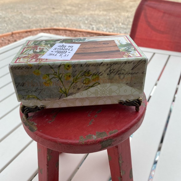 It’s the little things soap box - Picture 4 of 8